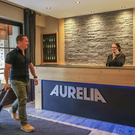 Aurelia 2*